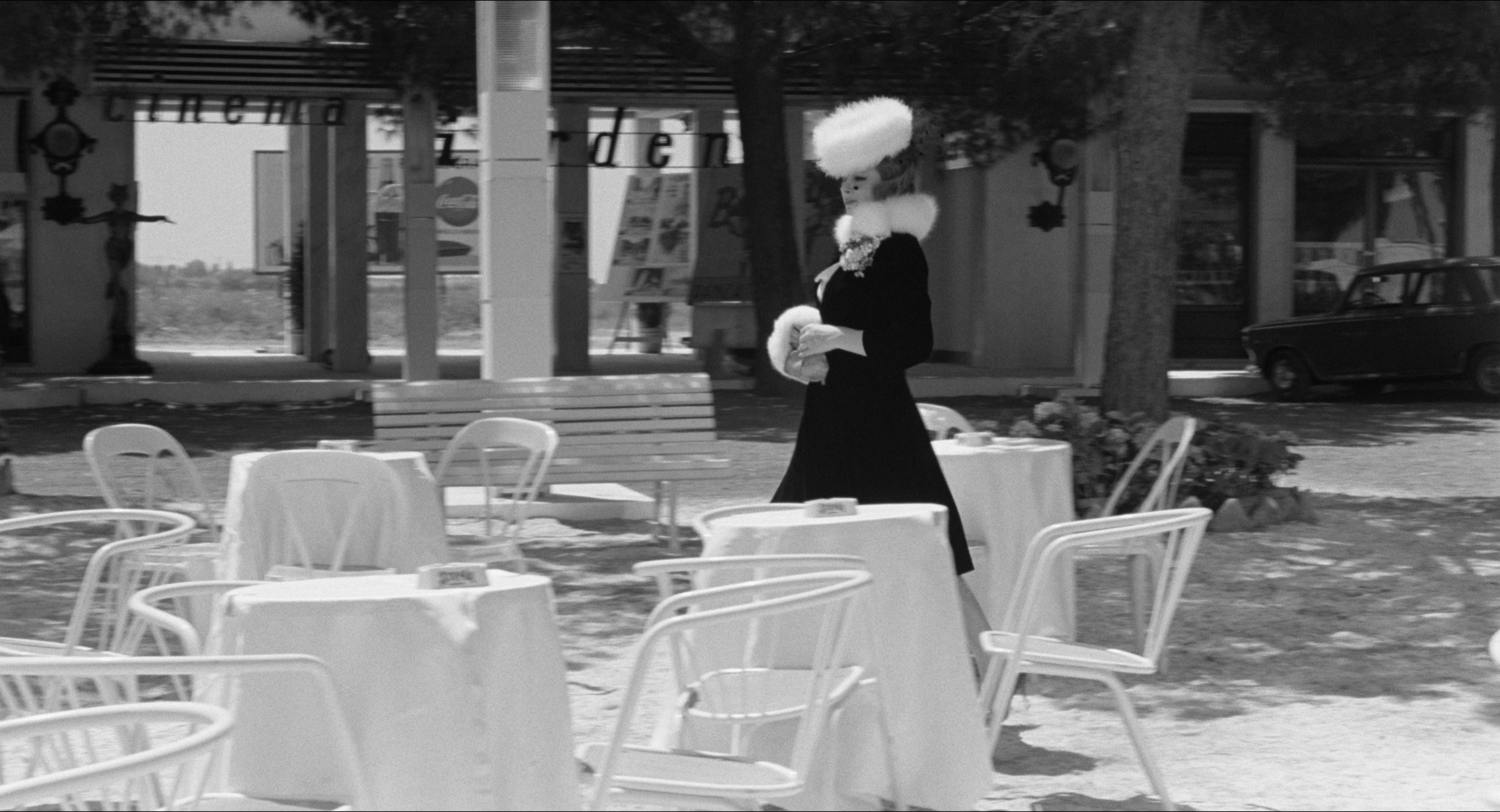 8 1/2 (1963), wide, 1.85:1 — film still
