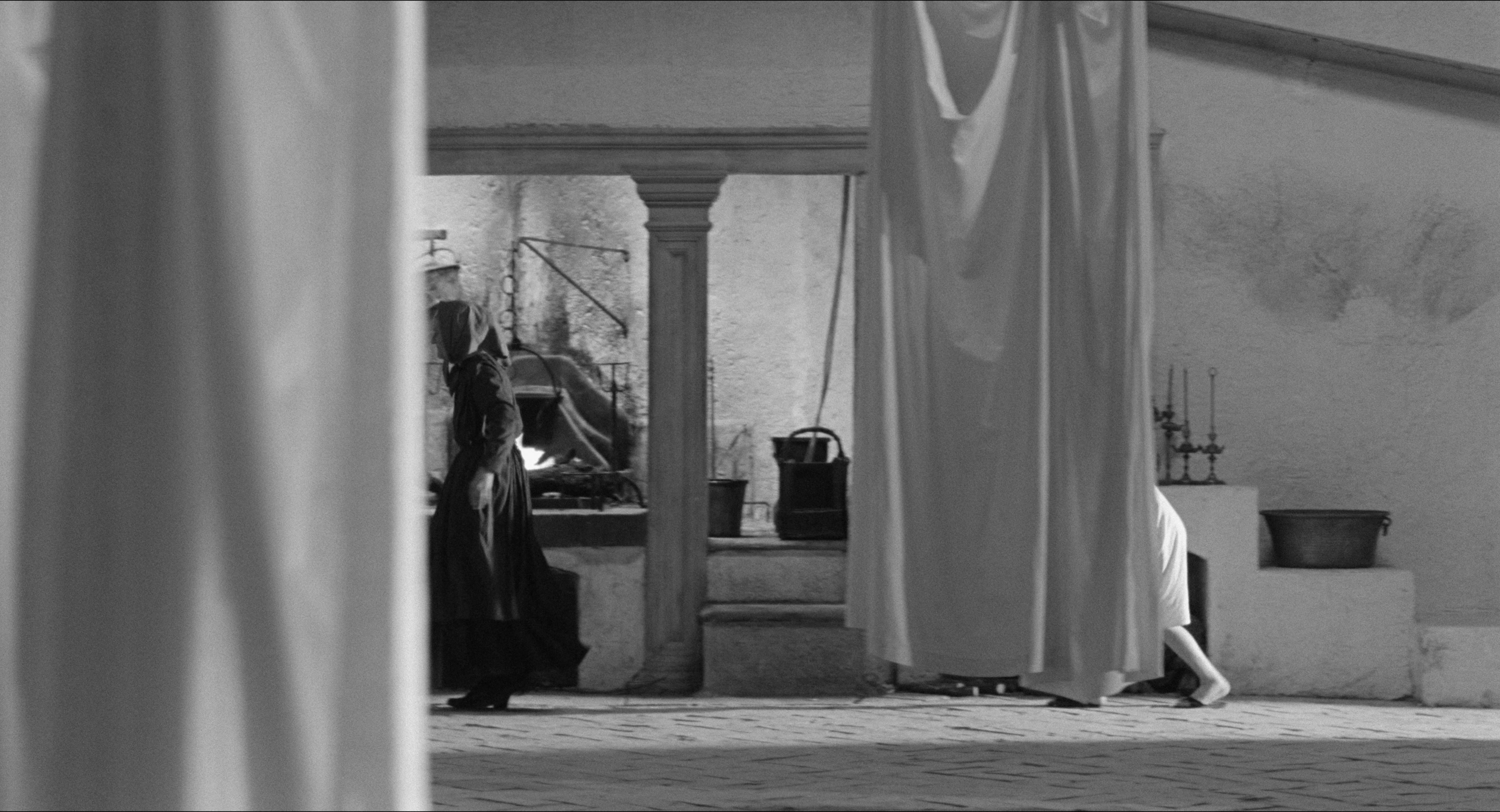 8 1/2 (1963), wide, 1.85:1 — film still