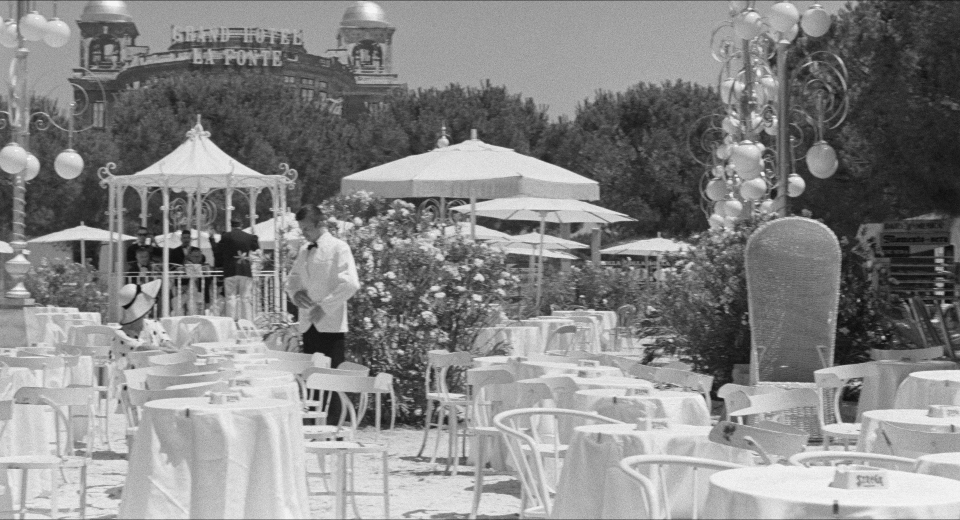 8 1/2 (1963), wide, 1.85:1 — film still
