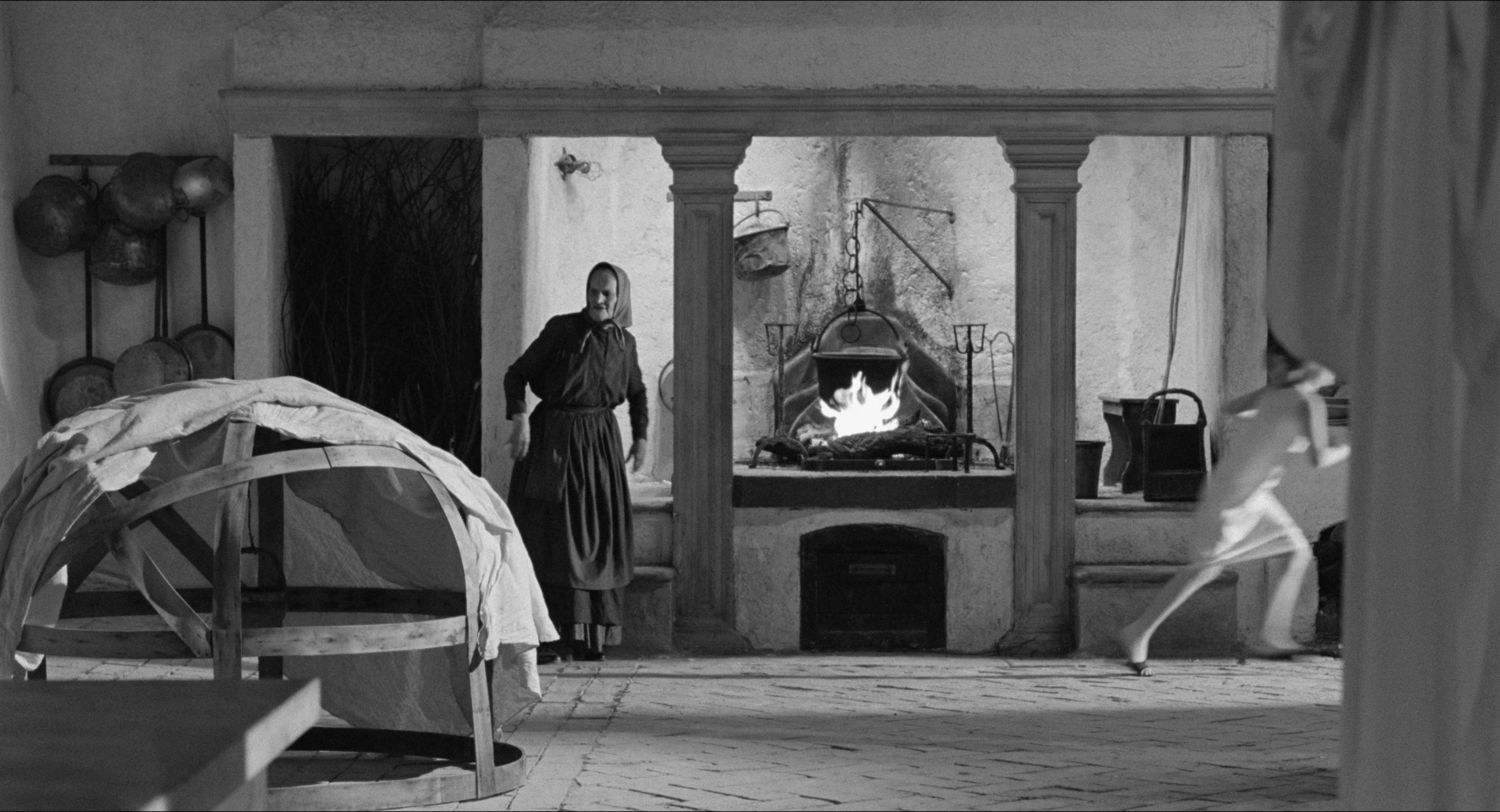 8 1/2 (1963), wide, 1.85:1 — film still
