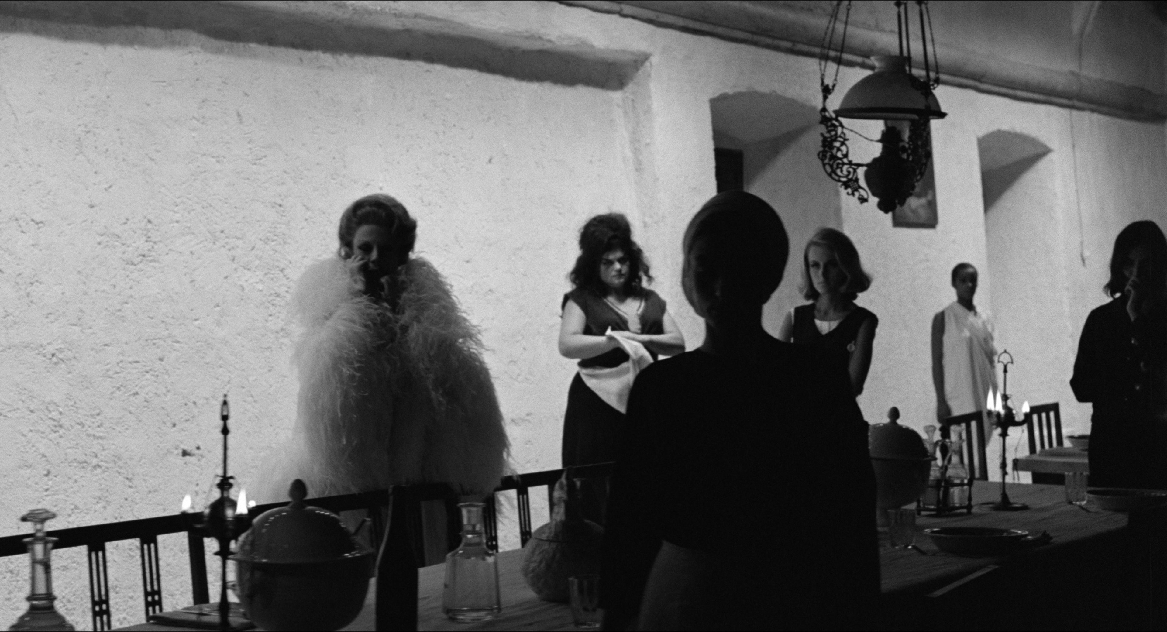 8 1/2 (1963), wide, 1.85:1 — film still