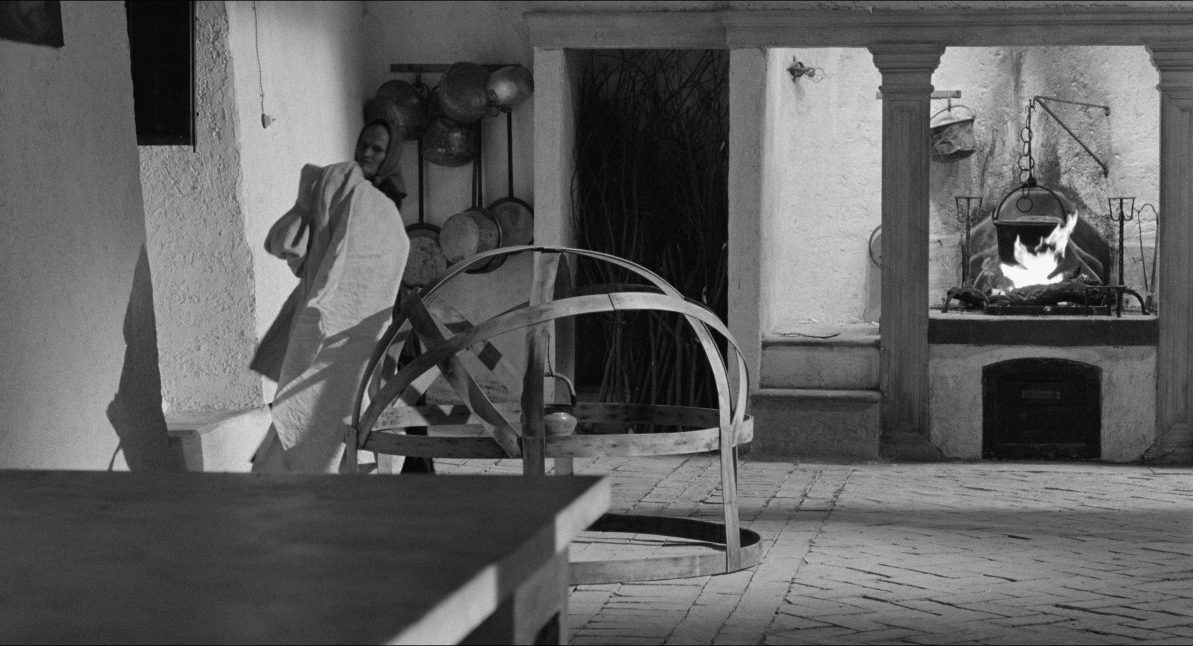 8 1/2 (1963), wide, 1.85:1 — film still