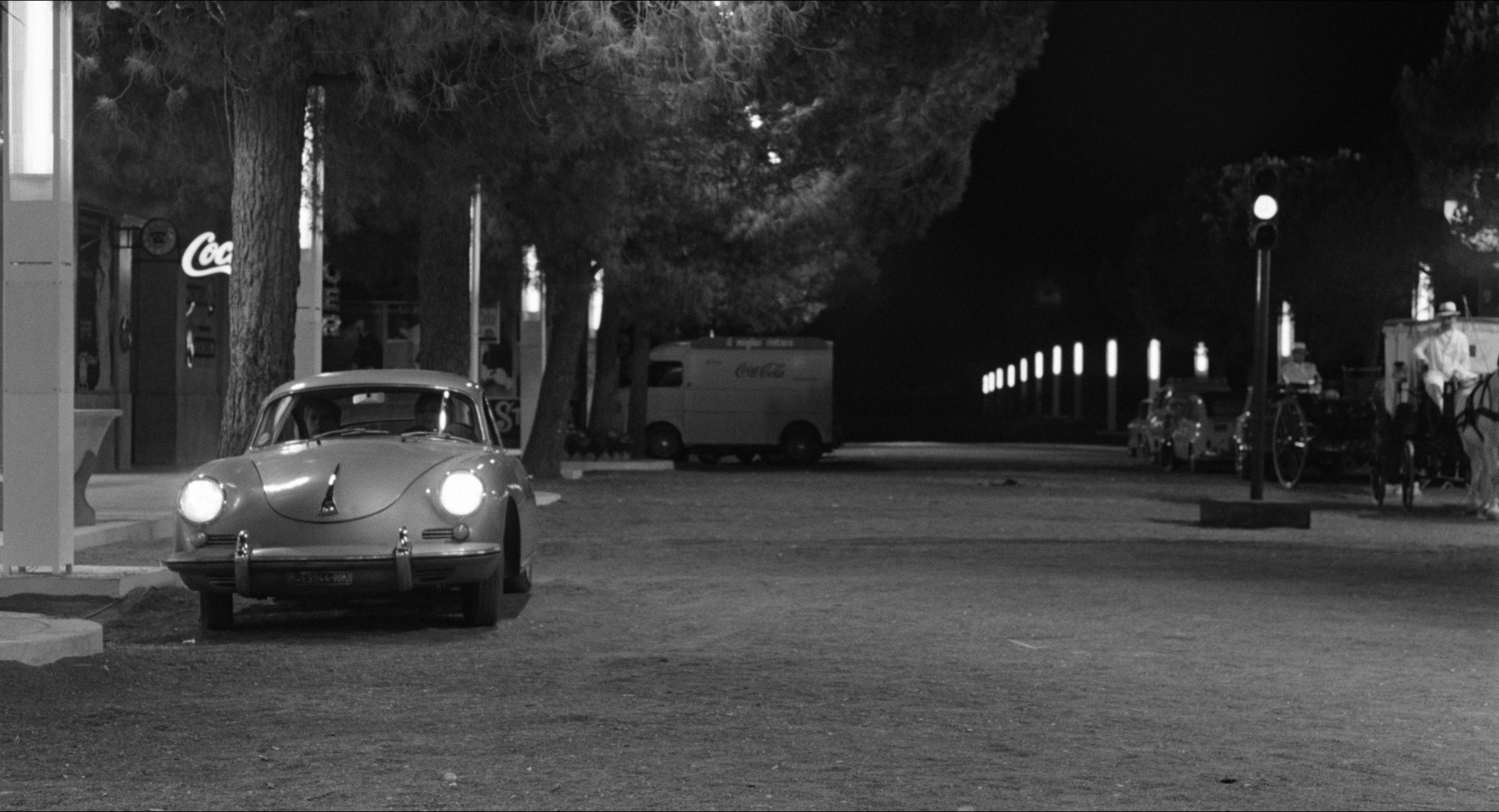 8 1/2 (1963), wide, 1.85:1 — film still