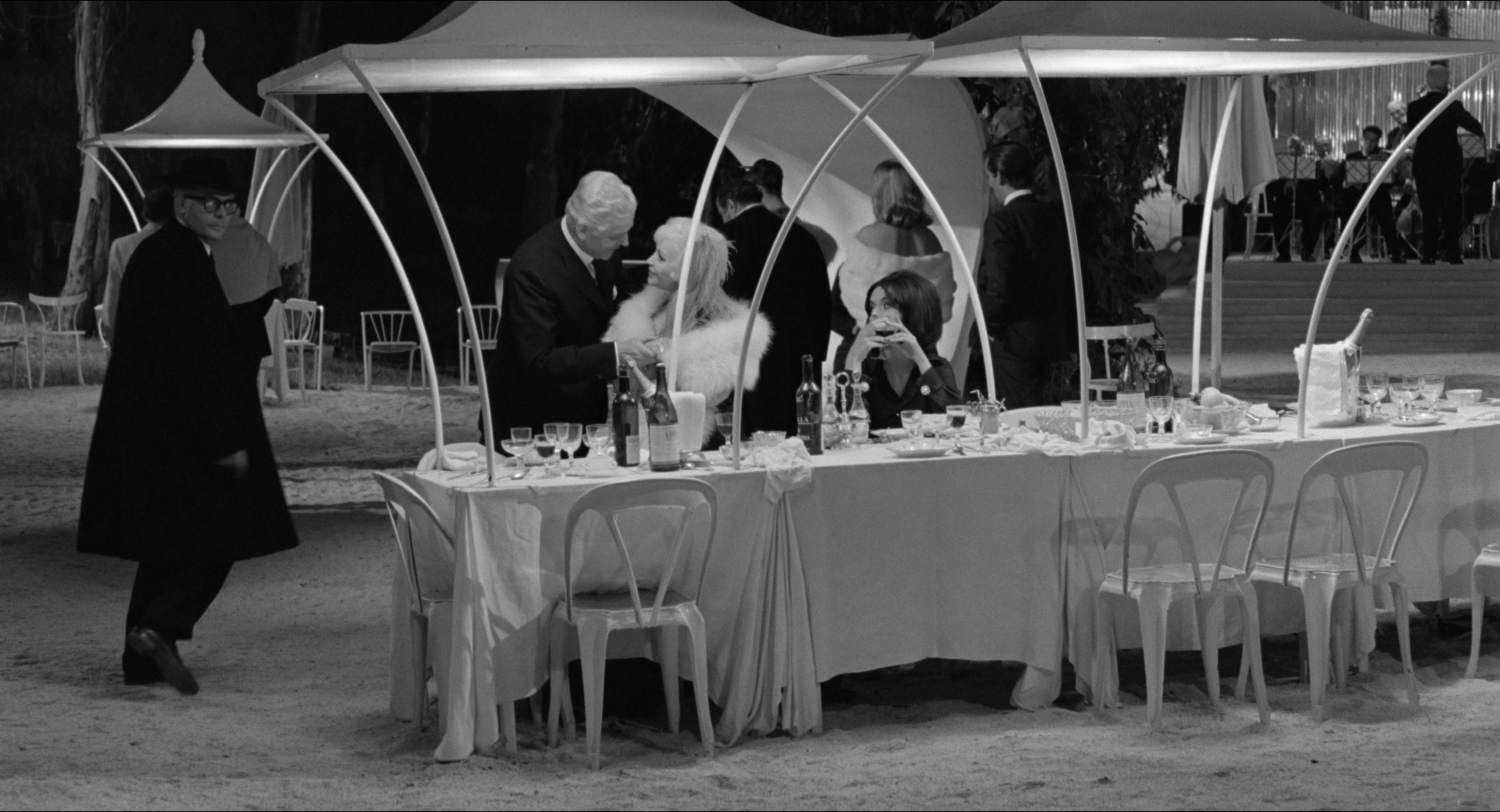 8 1/2 (1963), wide, 1.85:1 — film still