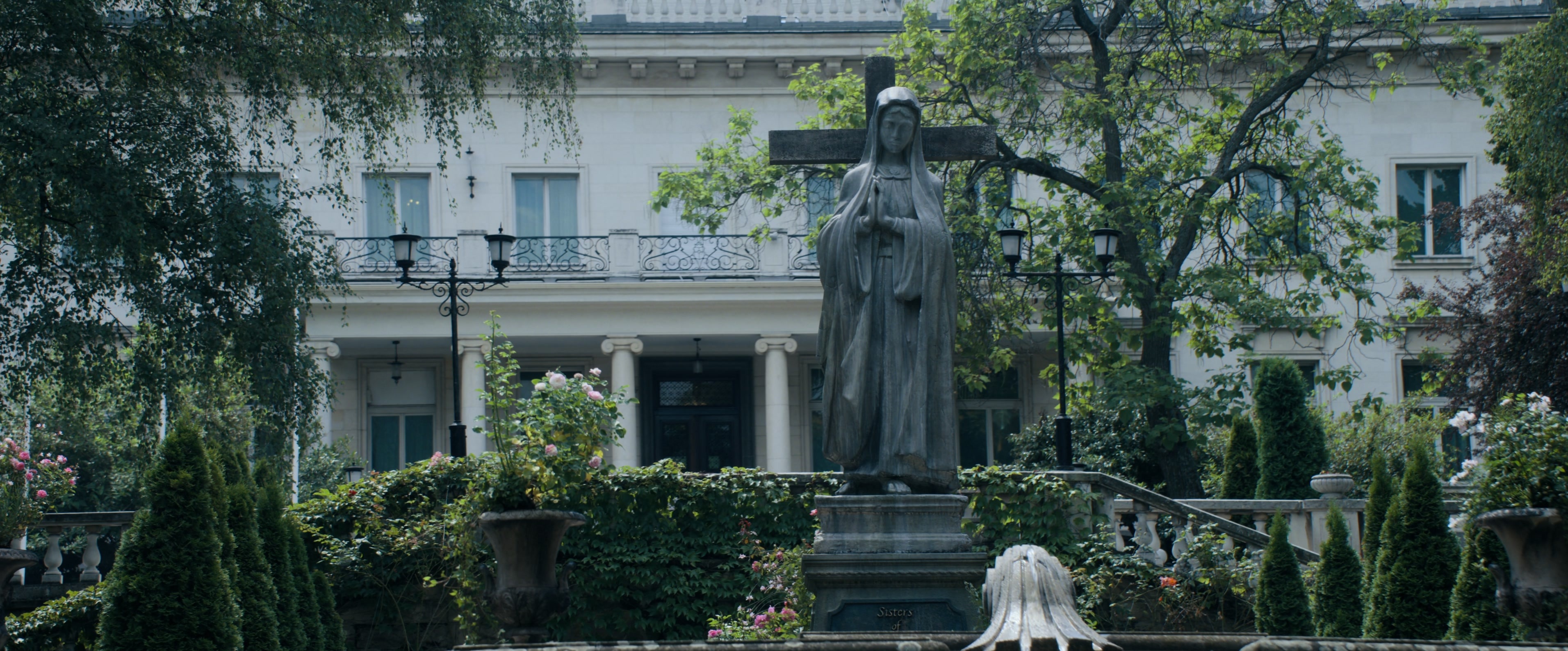 Prey for the Devil (2021), wide, 2.41:1 — film still