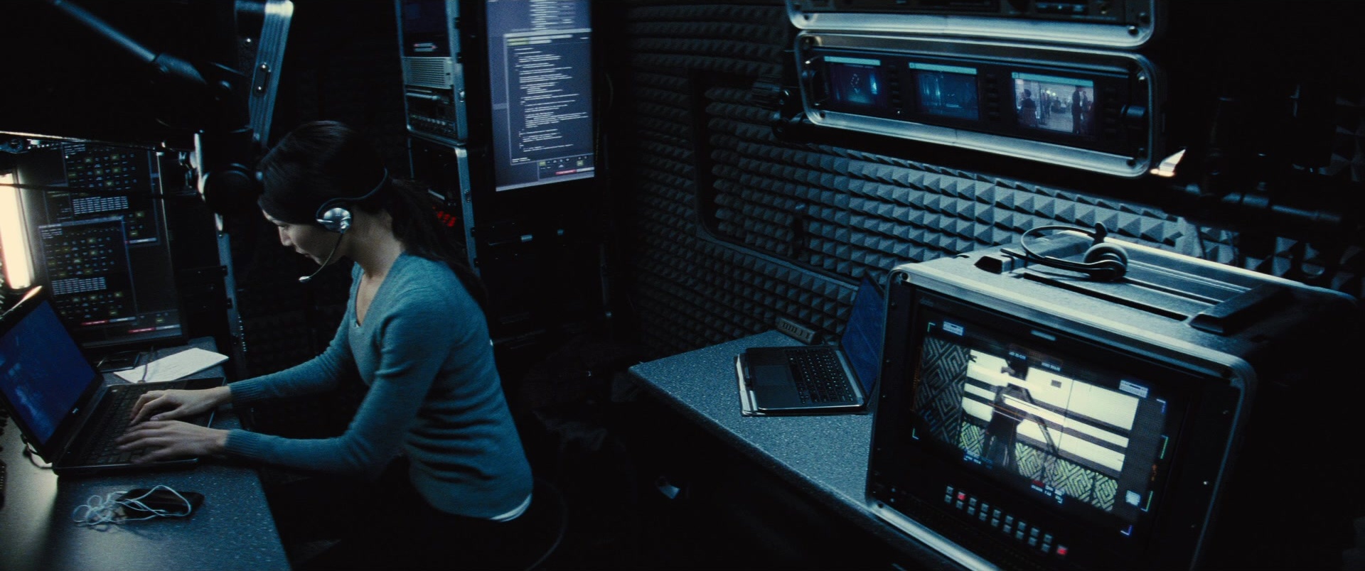 Jack Ryan: Shadow Recruit (2013), wide, 2.39:1 — film still