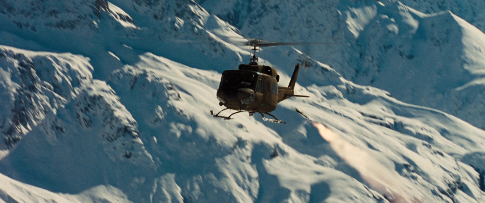 Jack Ryan: Shadow Recruit (2013), wide, 2.39:1 — film still