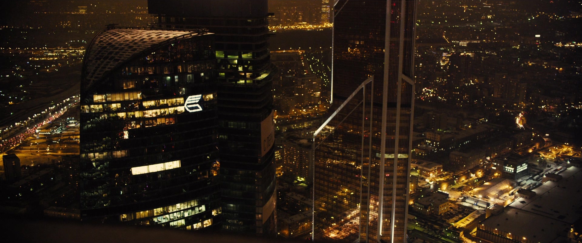 Jack Ryan: Shadow Recruit (2013), wide, 2.39:1 — film still