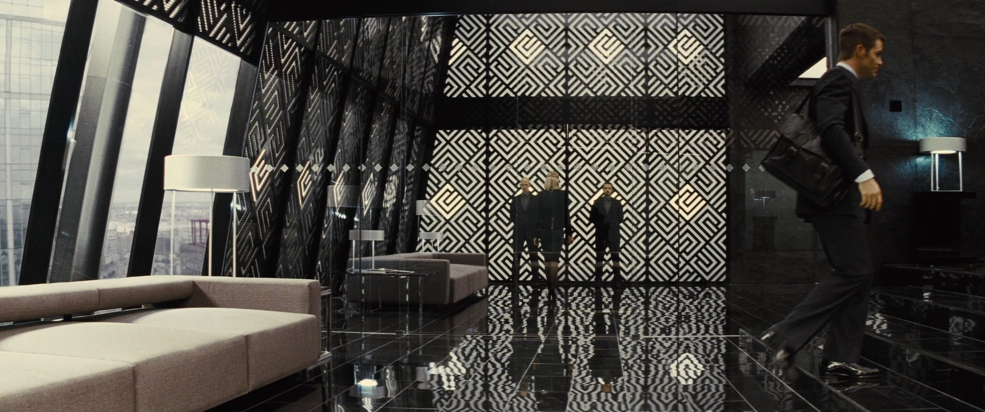 Jack Ryan: Shadow Recruit (2013), wide, 2.39:1 — film still