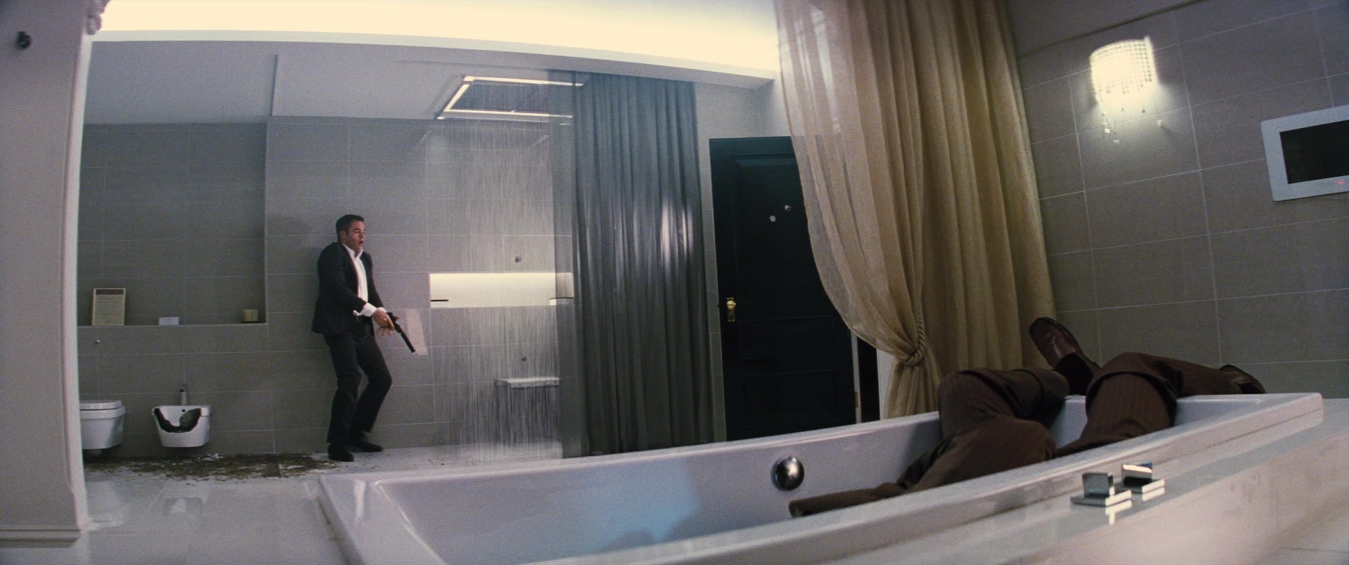 Jack Ryan: Shadow Recruit (2013), wide, 2.39:1 — film still
