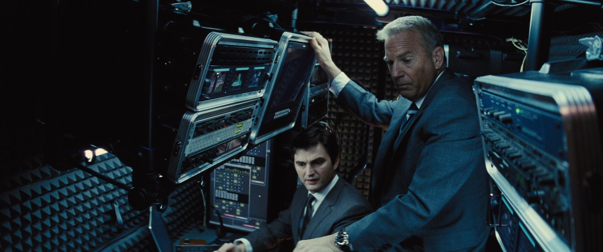 Jack Ryan: Shadow Recruit (2013), wide, 2.39:1 — film still
