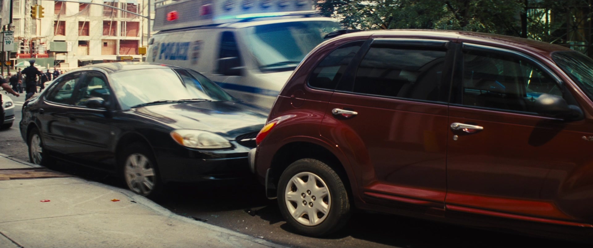 Jack Ryan: Shadow Recruit (2013), wide, 2.39:1 — film still