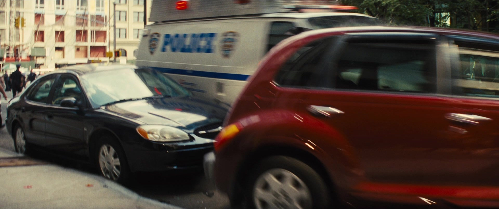 Jack Ryan: Shadow Recruit (2013), wide, 2.39:1 — film still