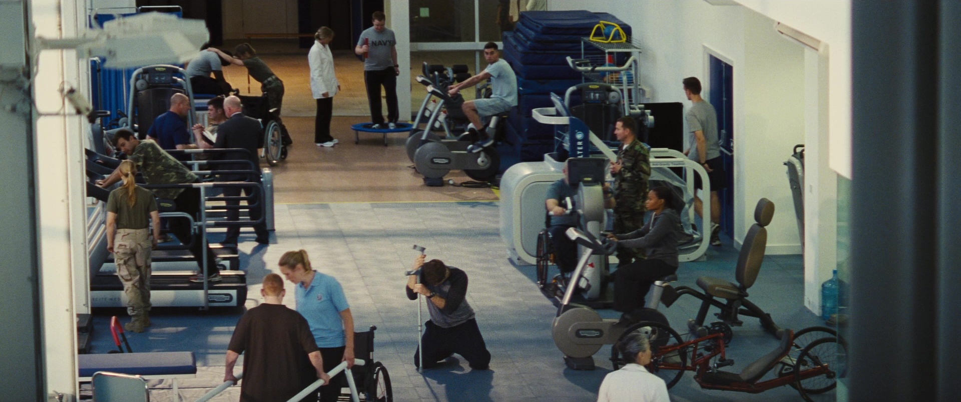 Jack Ryan: Shadow Recruit (2013), wide, 2.39:1 — film still
