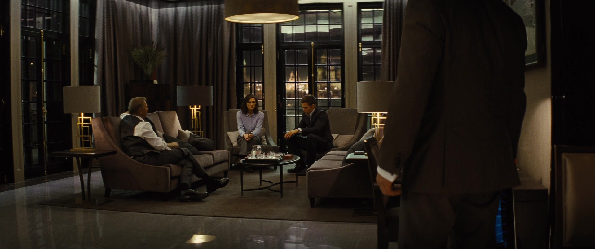Jack Ryan: Shadow Recruit (2013), wide, 2.39:1 — film still