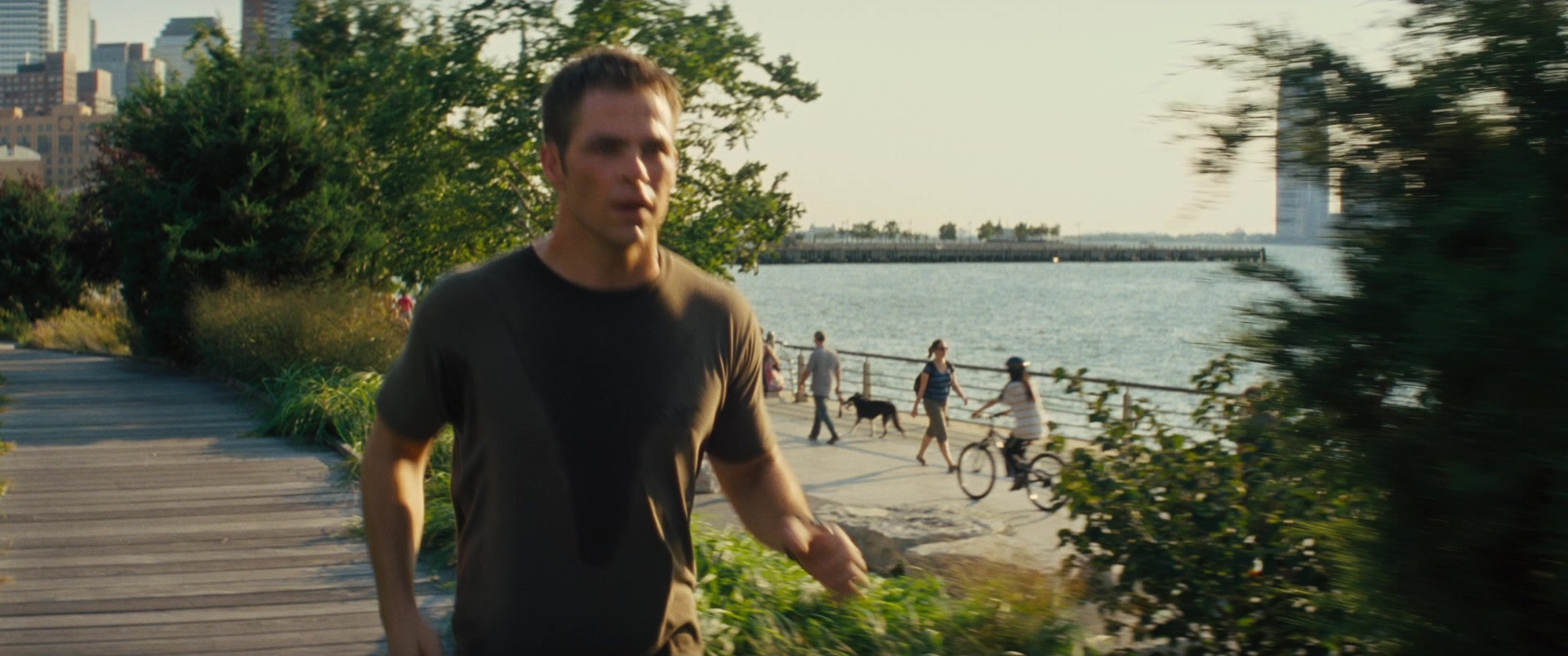 Jack Ryan: Shadow Recruit (2013), wide, 2.39:1 — film still