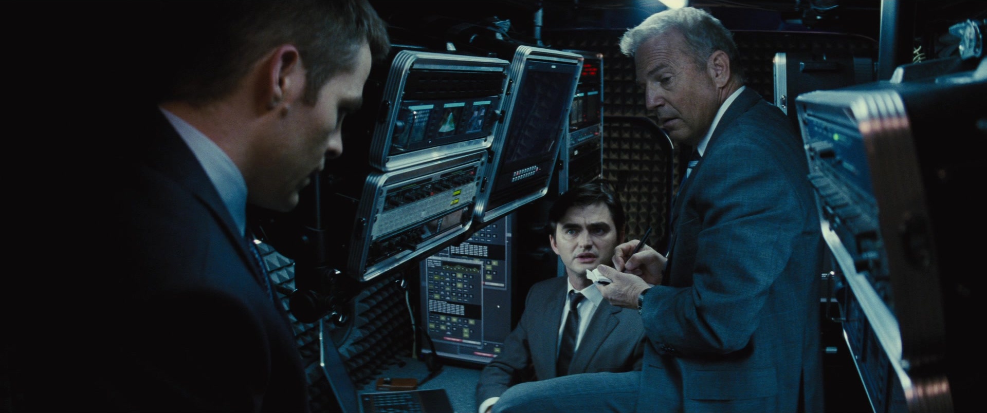 Jack Ryan: Shadow Recruit (2013), wide, 2.39:1 — film still
