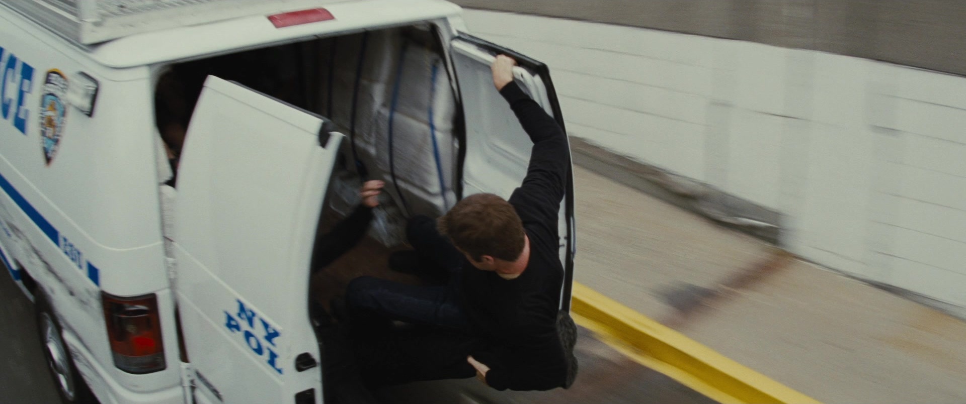 Jack Ryan: Shadow Recruit (2013), wide, 2.39:1 — film still