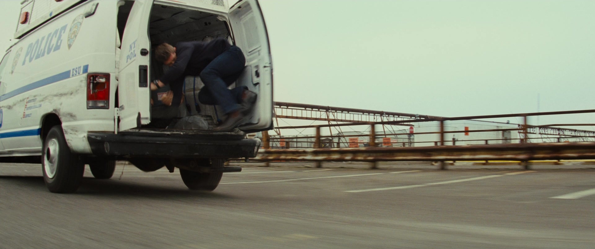 Jack Ryan: Shadow Recruit (2013), wide, 2.39:1 — film still