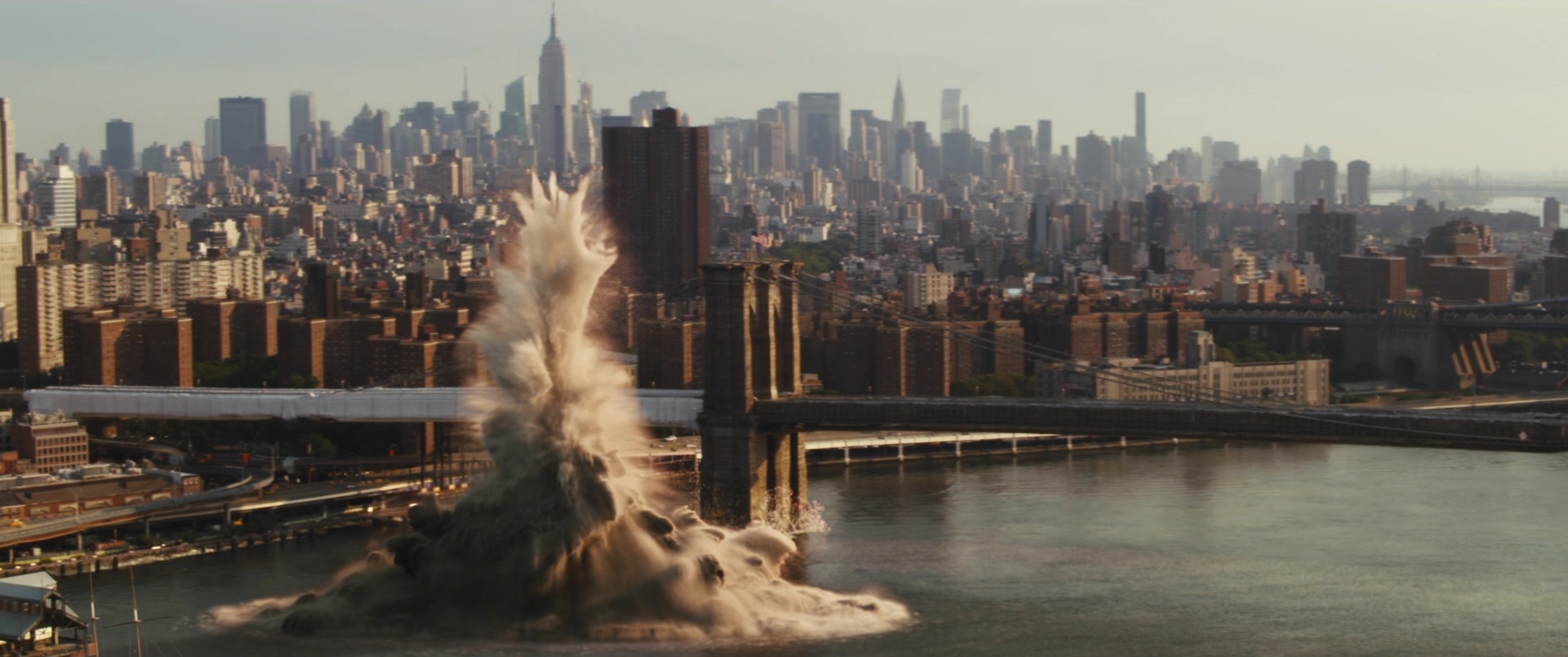 Jack Ryan: Shadow Recruit (2013), wide, 2.39:1 — film still