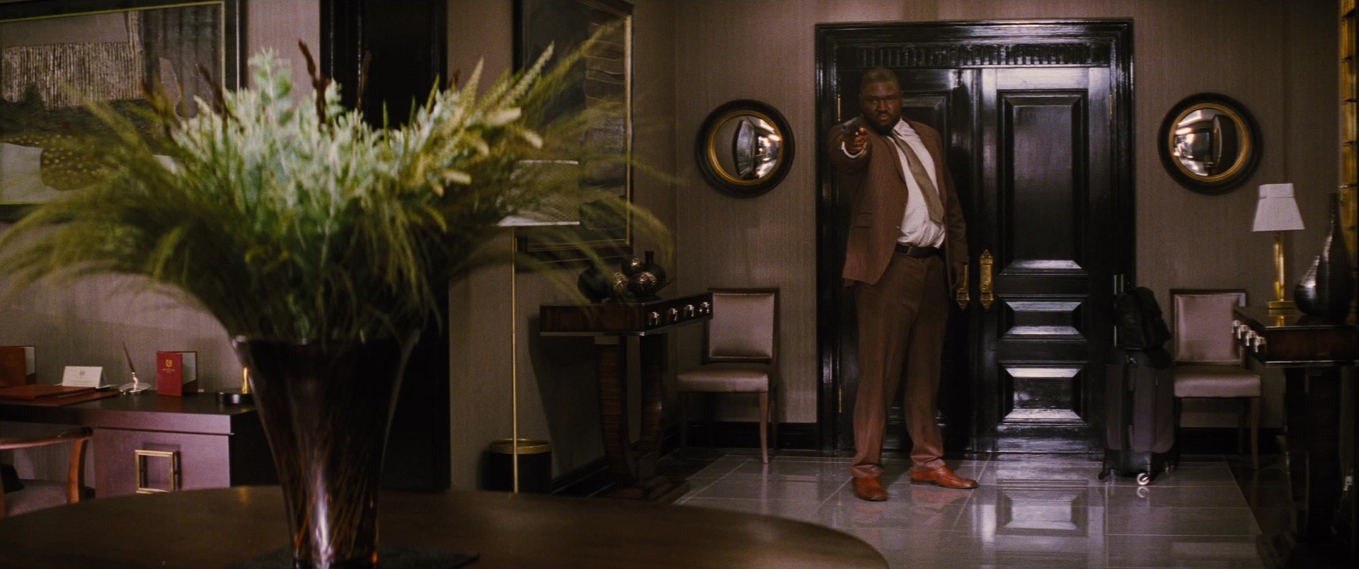 Jack Ryan: Shadow Recruit (2013), wide, 2.39:1 — film still