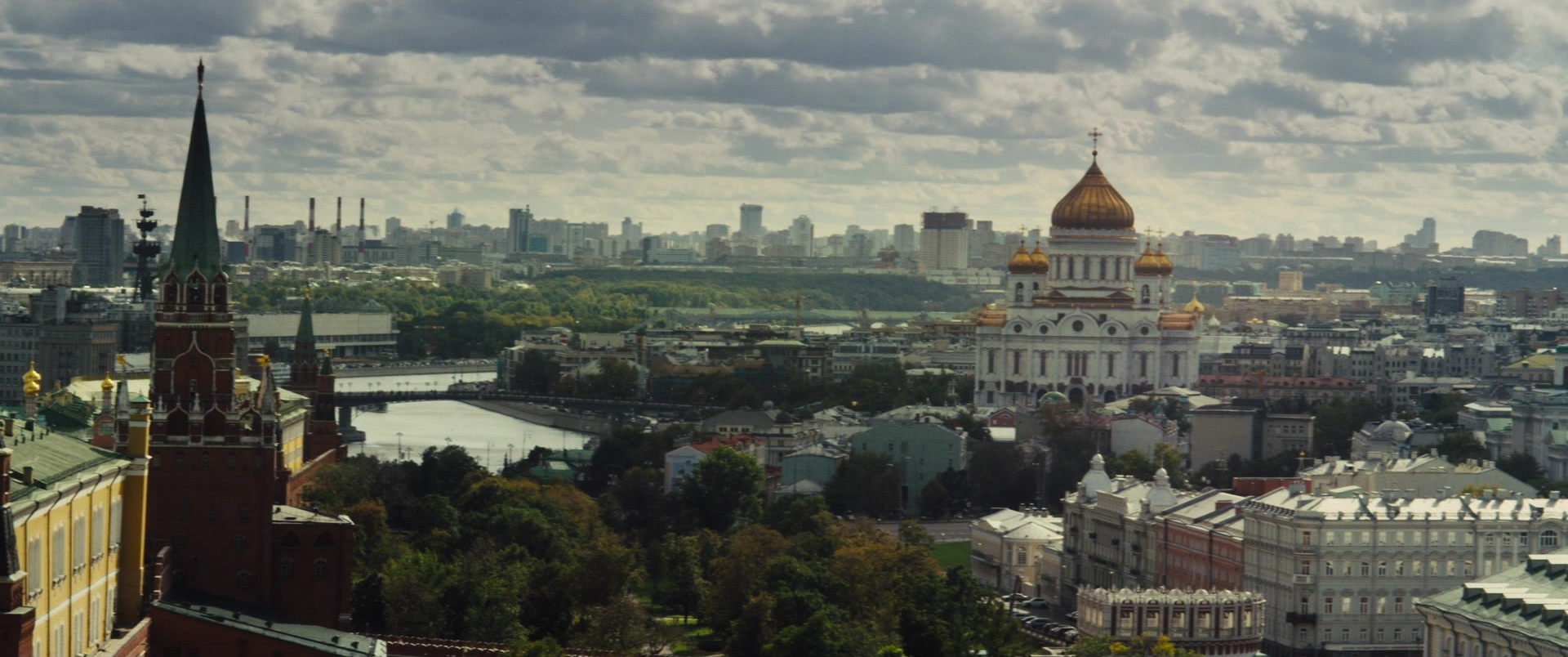 Jack Ryan: Shadow Recruit (2013), wide, 2.39:1 — film still