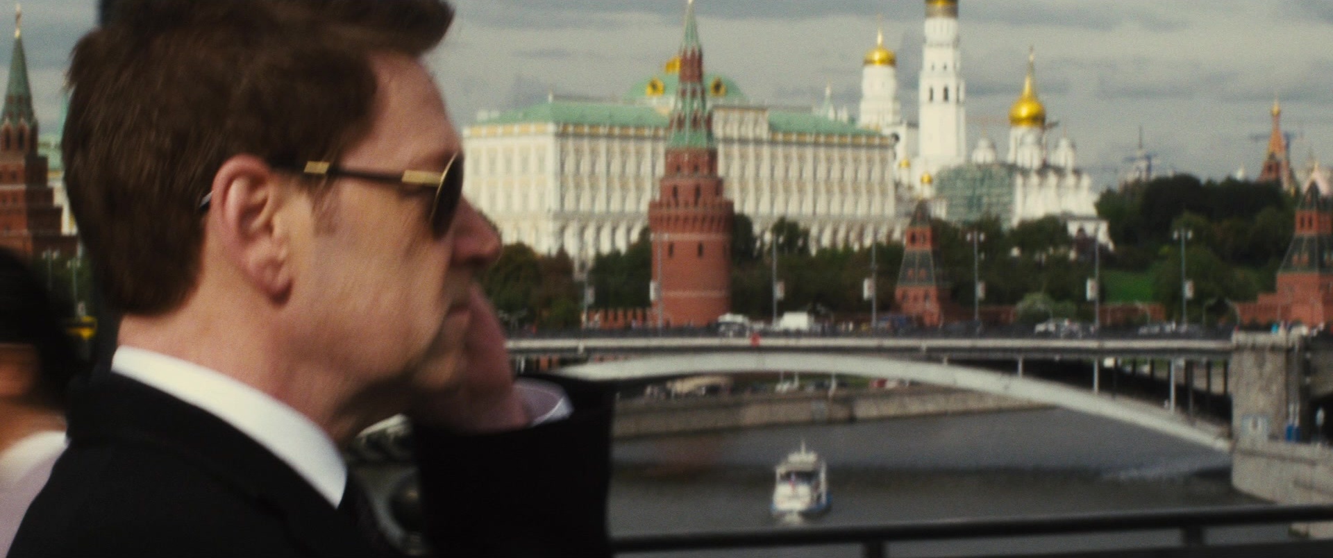 Jack Ryan: Shadow Recruit (2013), wide, 2.39:1 — film still