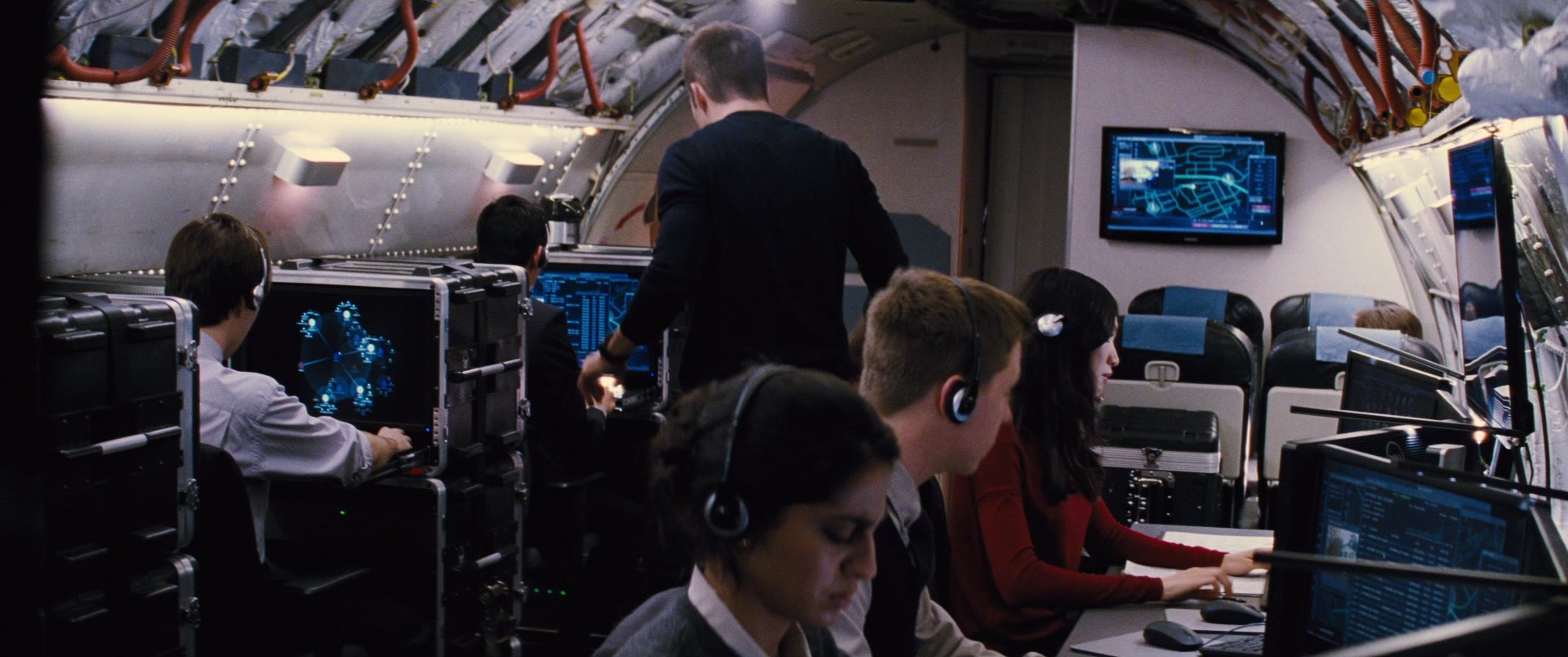 Jack Ryan: Shadow Recruit (2013), wide, 2.39:1 — film still