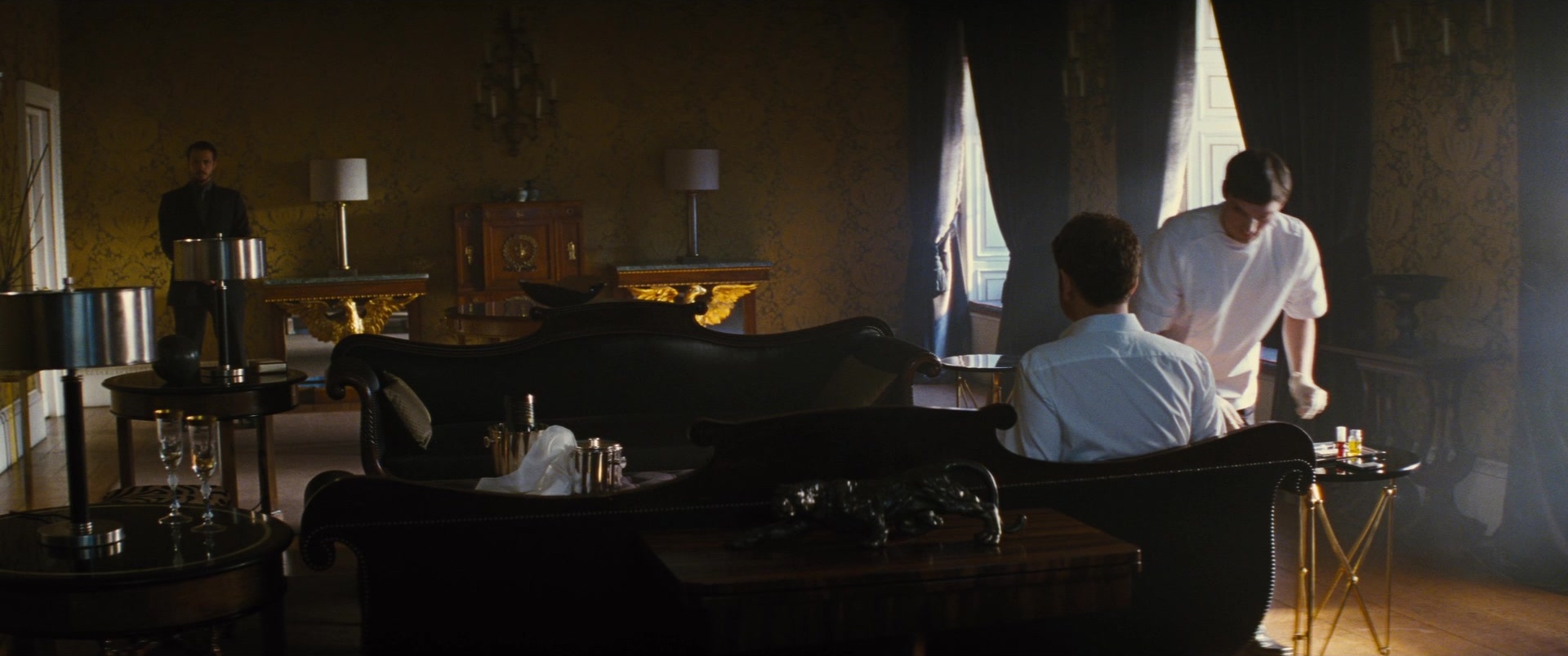 Jack Ryan: Shadow Recruit (2013), wide, 2.39:1 — film still