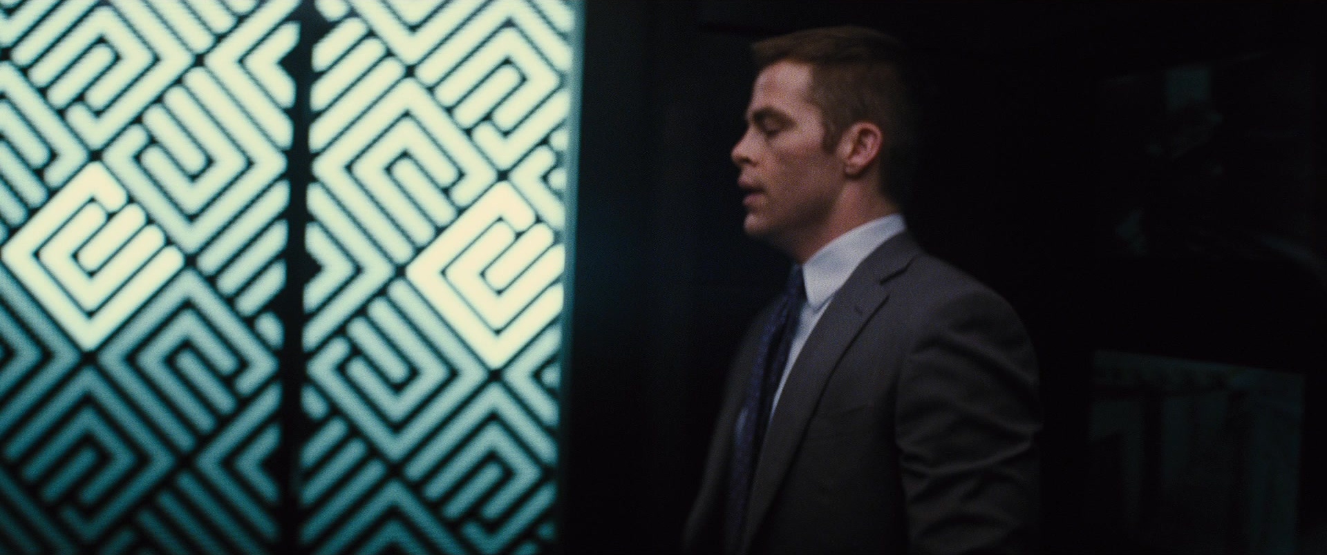 Jack Ryan: Shadow Recruit (2013), wide, 2.39:1 — film still