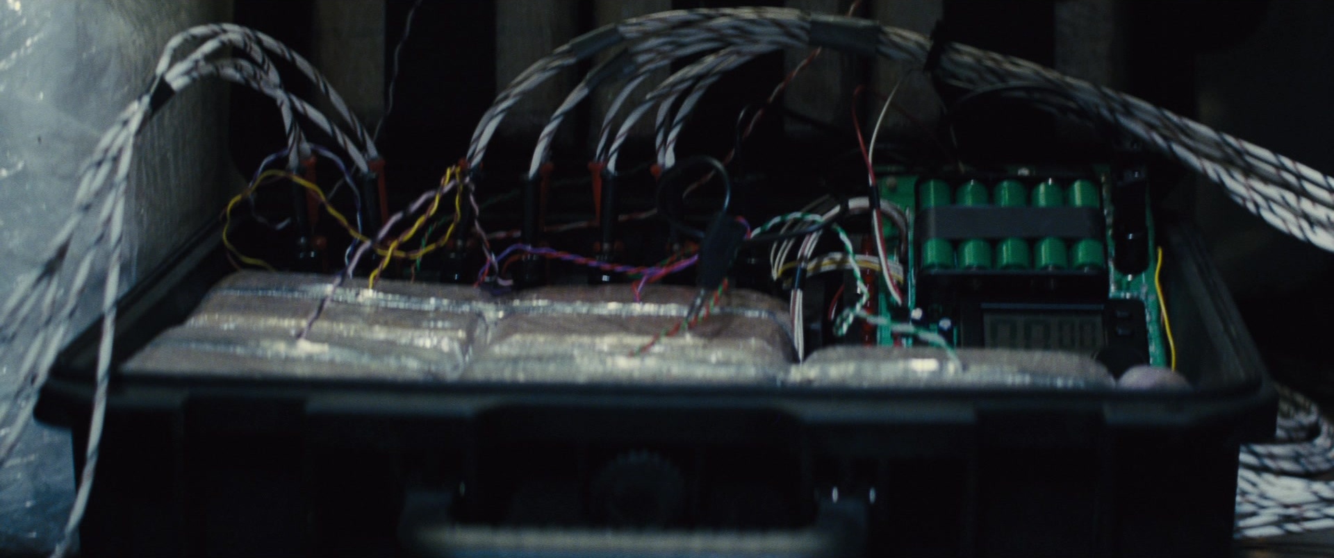 Jack Ryan: Shadow Recruit (2013), wide, 2.39:1 — film still