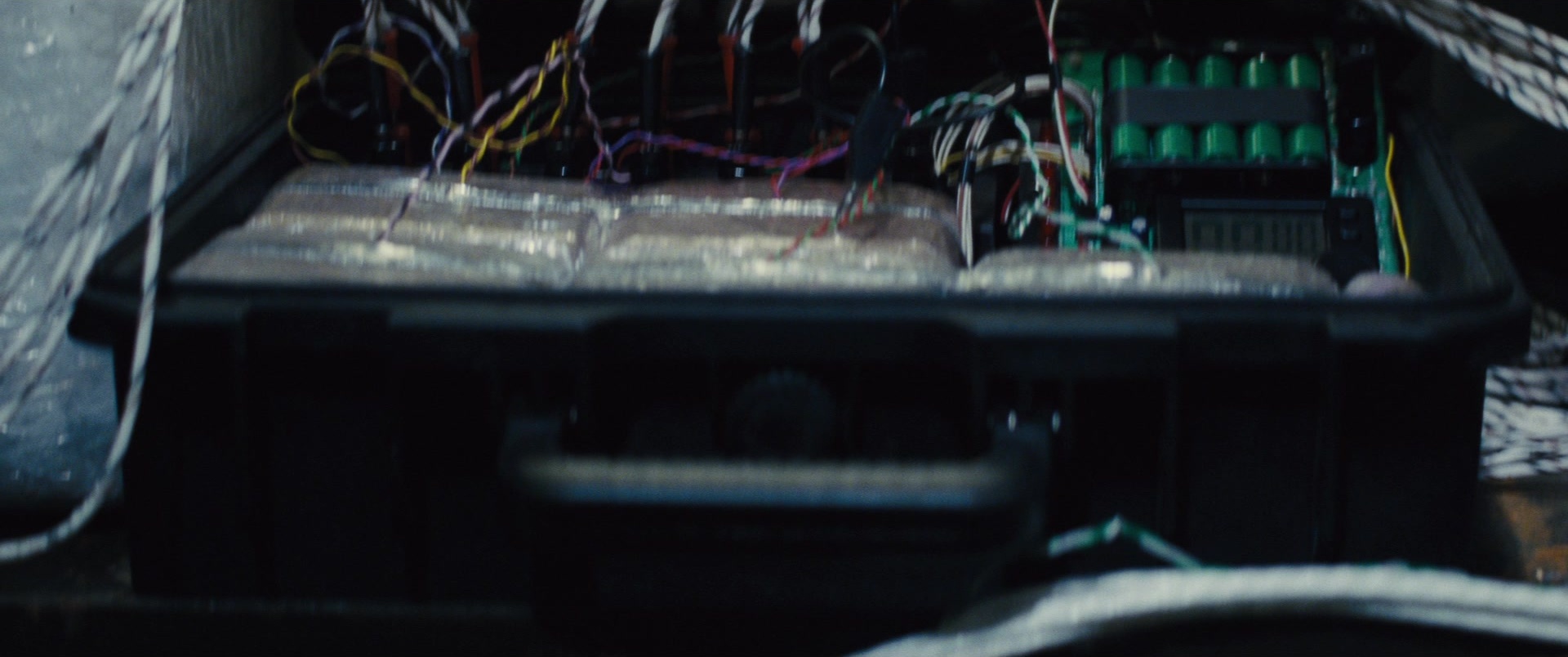Jack Ryan: Shadow Recruit (2013), wide, 2.39:1 — film still