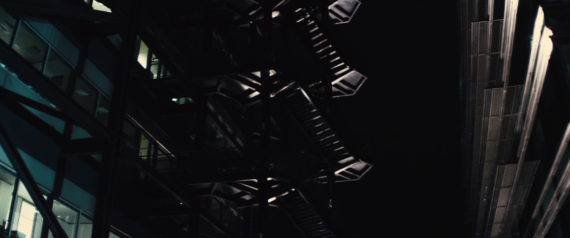 Jack Ryan: Shadow Recruit (2013), wide, 2.39:1 — film still