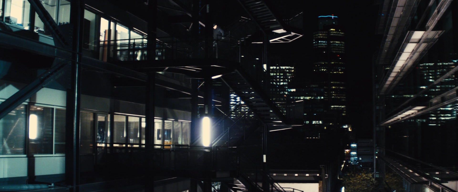 Jack Ryan: Shadow Recruit (2013), wide, 2.39:1 — film still