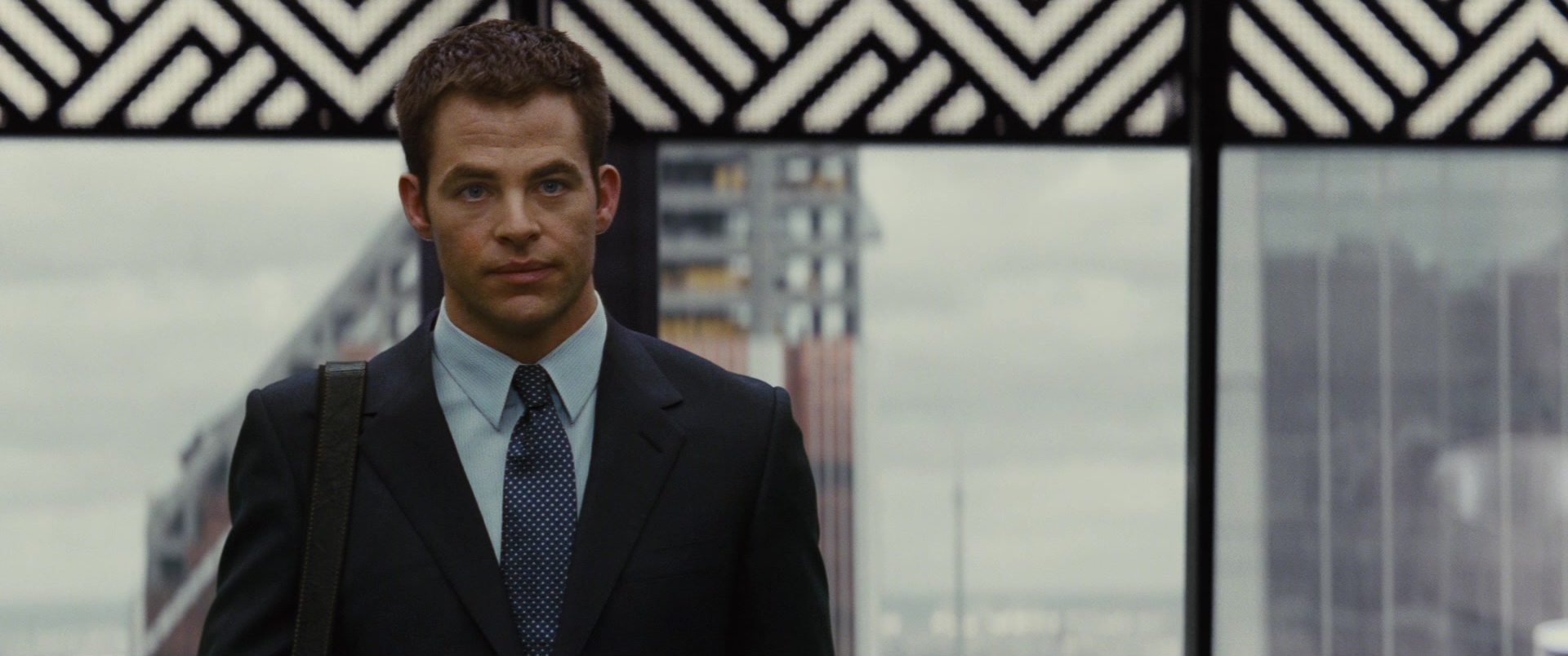 Jack Ryan: Shadow Recruit (2013), wide, 2.39:1 — film still