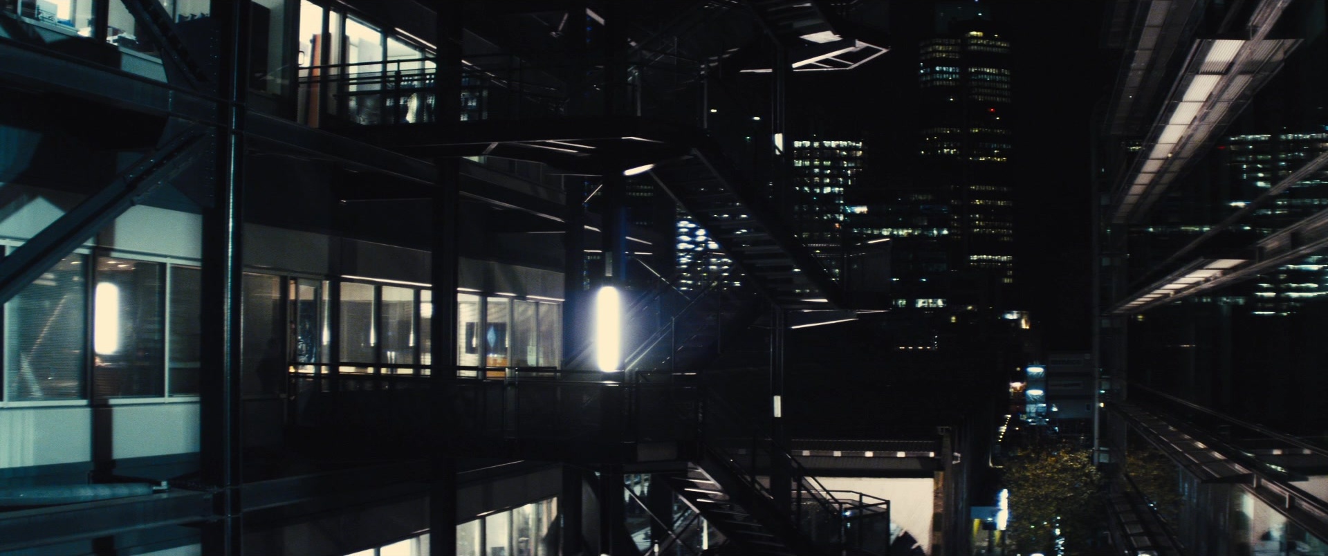 Jack Ryan: Shadow Recruit (2013), wide, 2.39:1 — film still