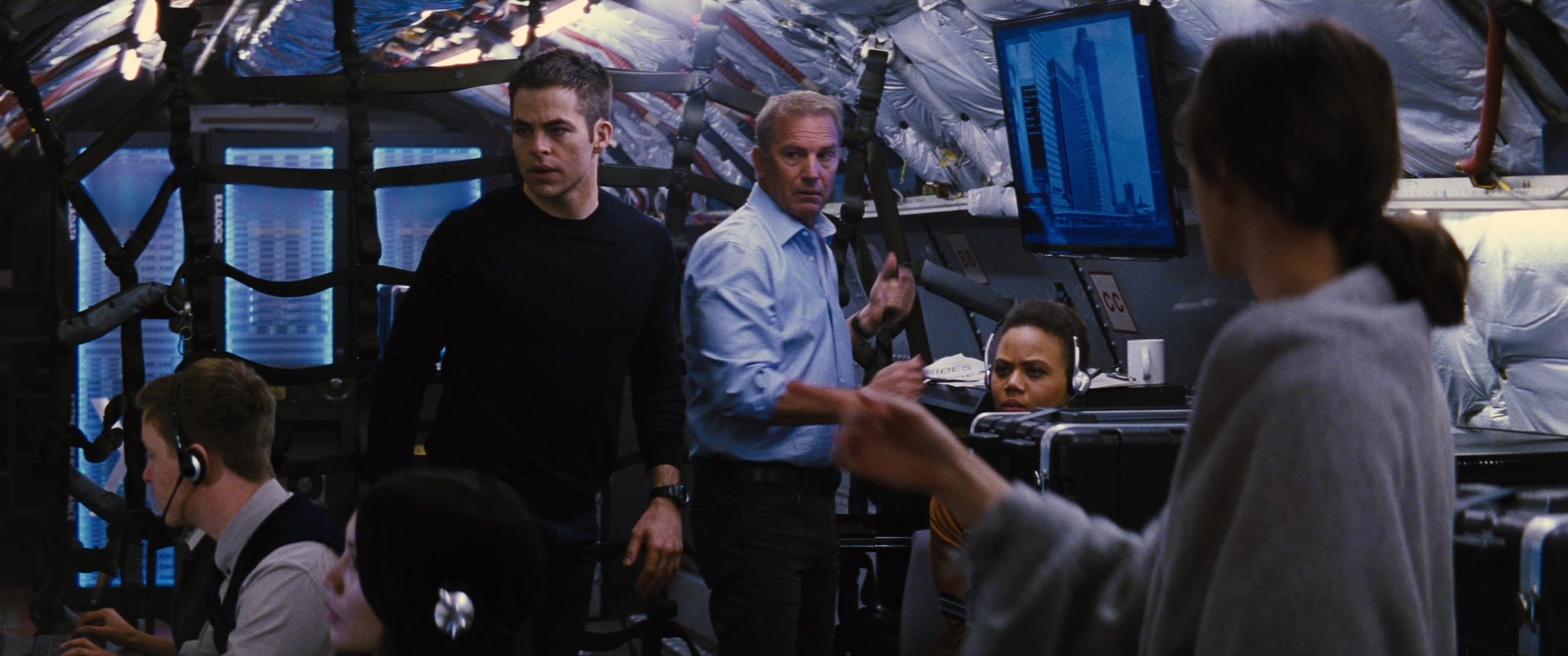 Jack Ryan: Shadow Recruit (2013), wide, 2.39:1 — film still