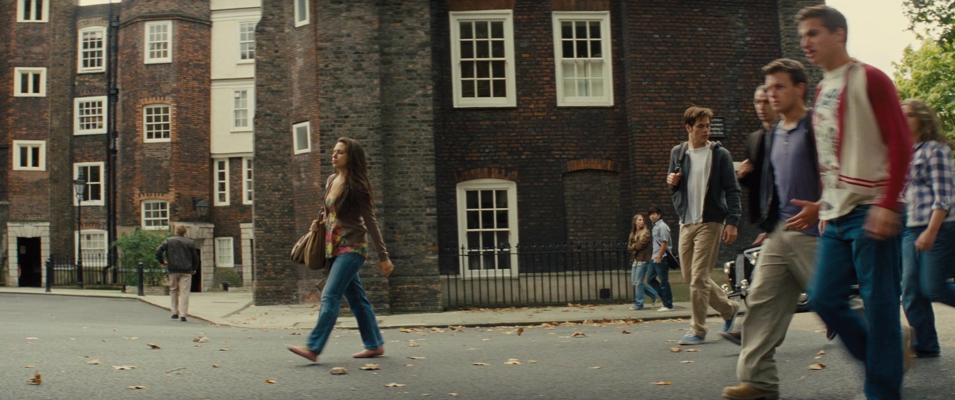 Jack Ryan: Shadow Recruit (2013), wide, 2.39:1 — film still