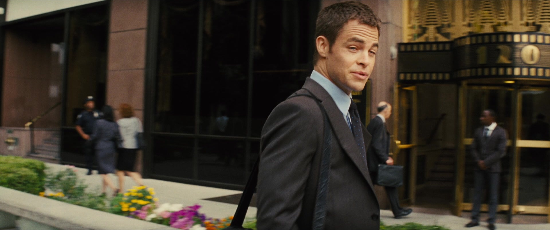 Jack Ryan: Shadow Recruit (2013), wide, 2.39:1 — film still