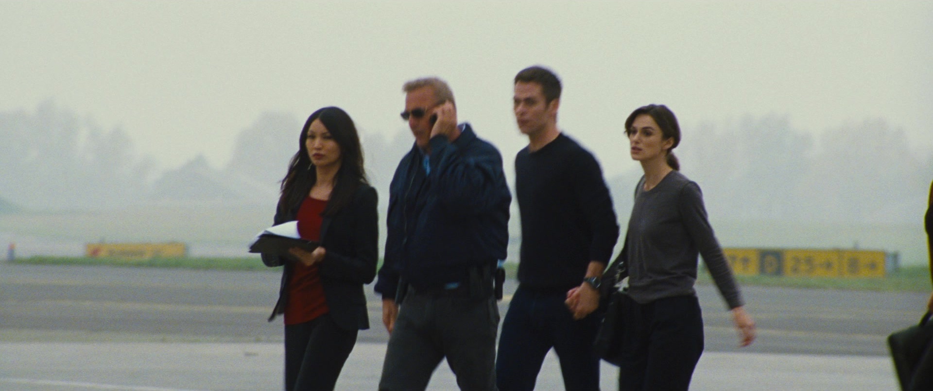 Jack Ryan: Shadow Recruit (2013), wide, 2.39:1 — film still