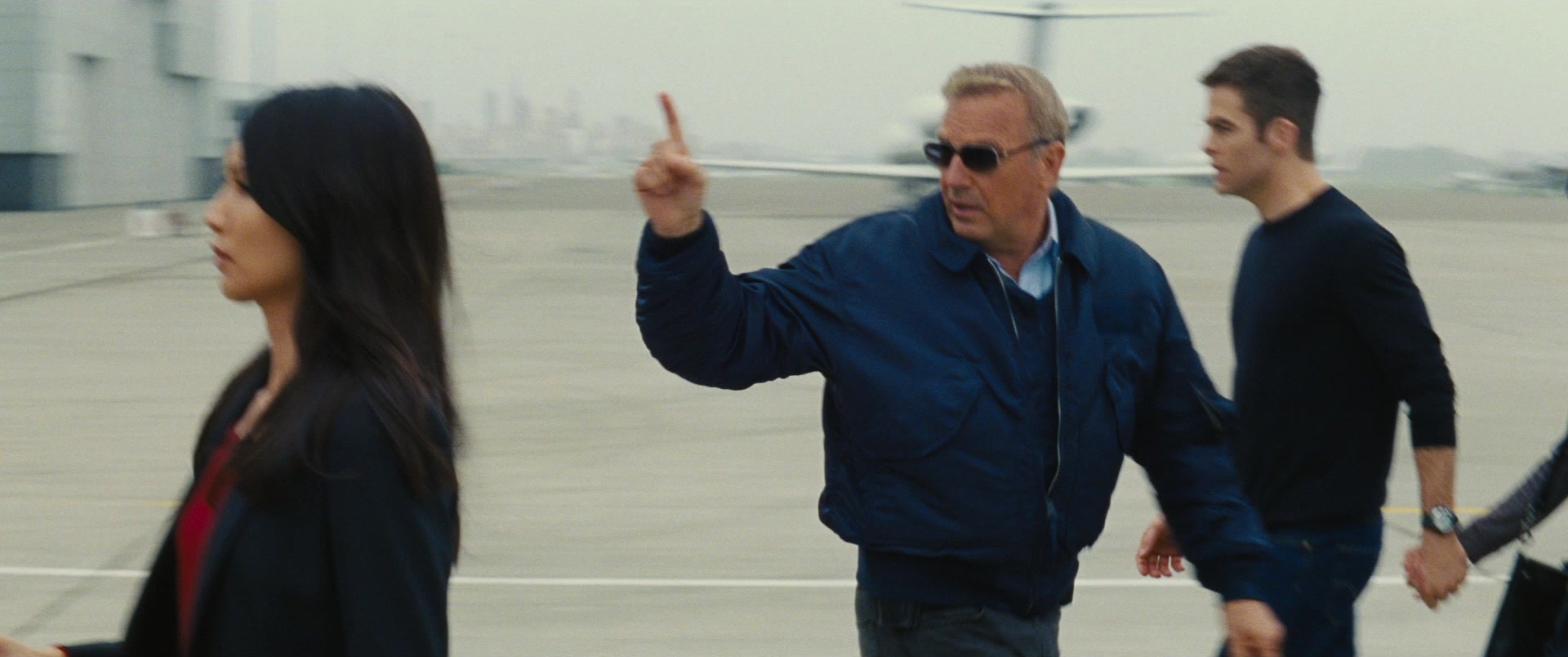 Jack Ryan: Shadow Recruit (2013), wide, 2.39:1 — film still
