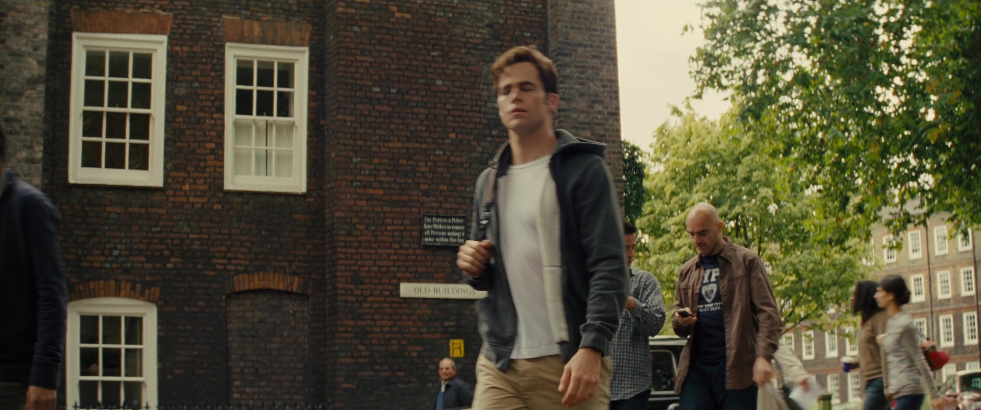Jack Ryan: Shadow Recruit (2013), wide, 2.39:1 — film still