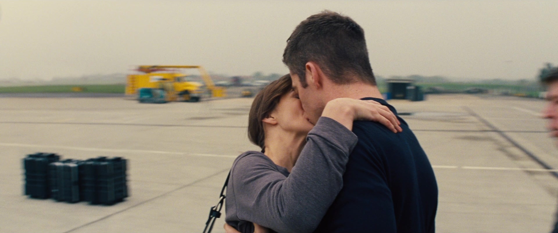 Jack Ryan: Shadow Recruit (2013), wide, 2.39:1 — film still