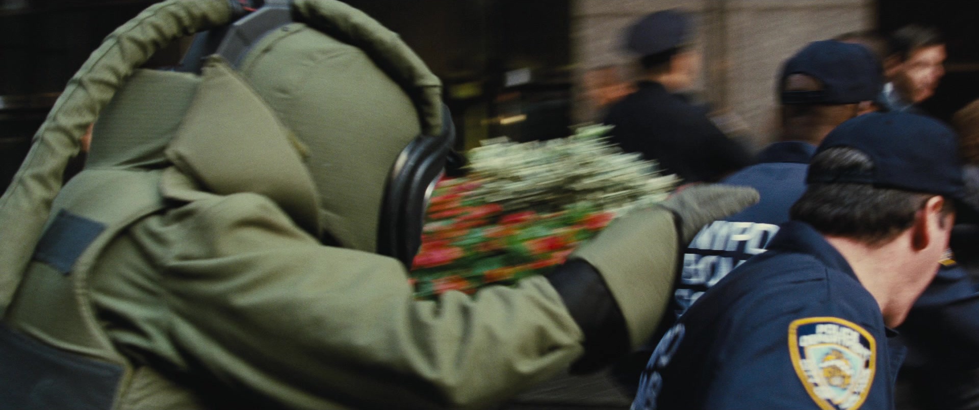 Jack Ryan: Shadow Recruit (2013), wide, 2.39:1 — film still