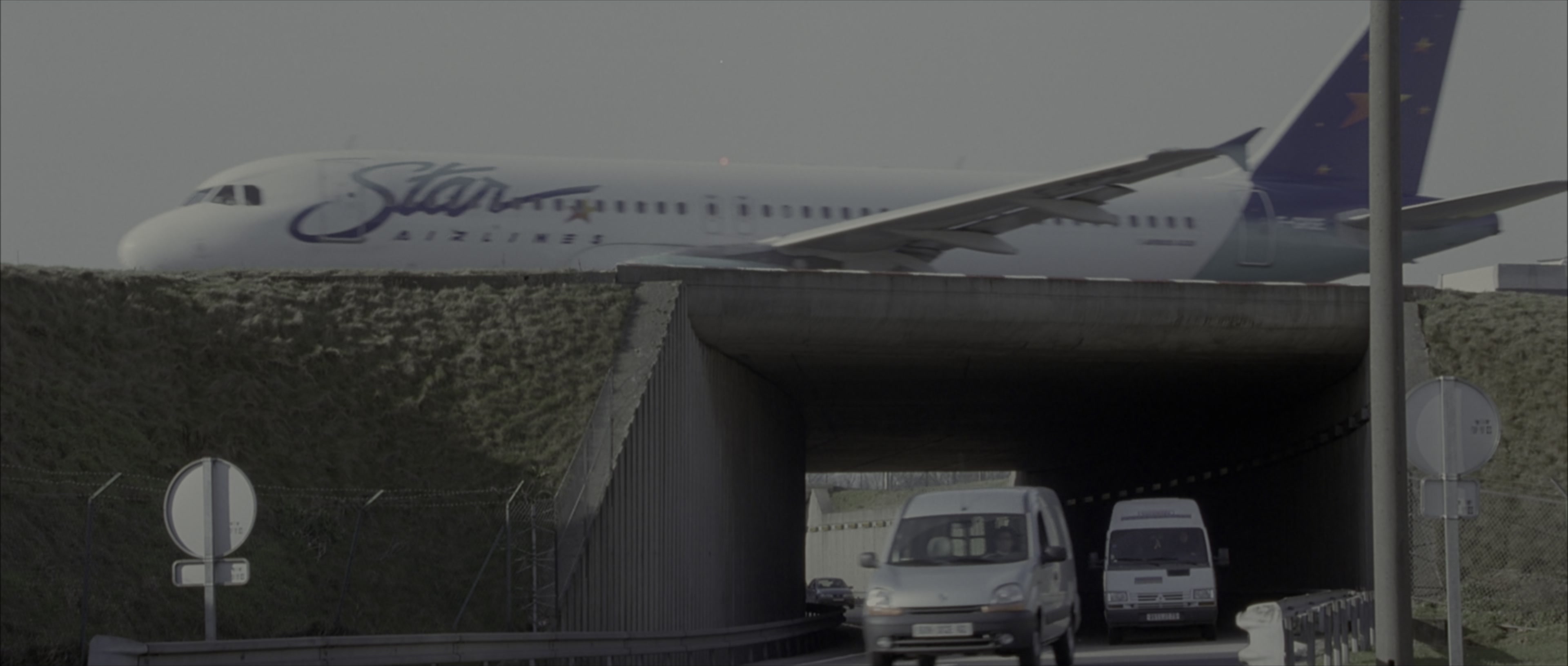 The Bourne Identity (2002), wide, 2.35:1 — film still