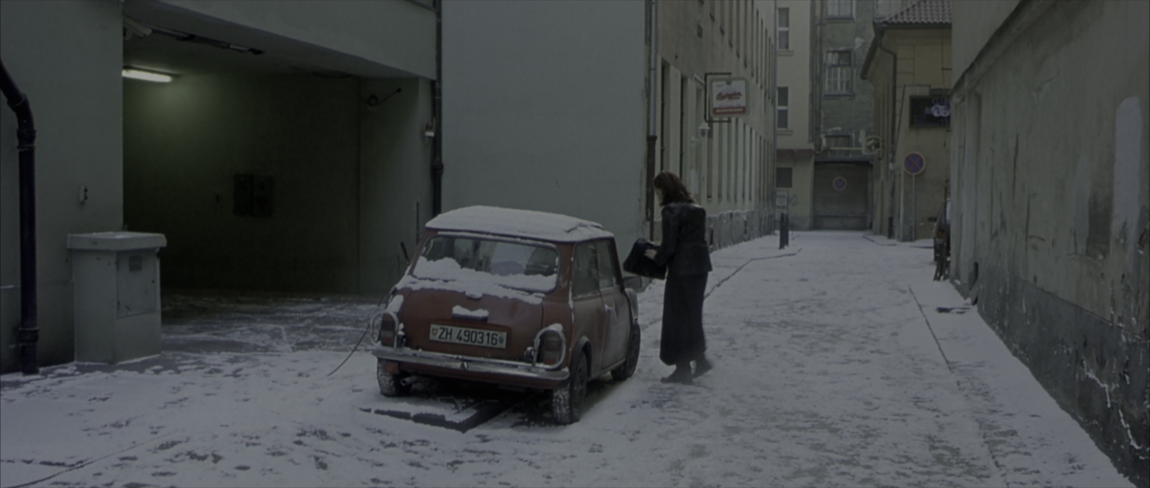 The Bourne Identity (2002), wide, 2.35:1 — film still