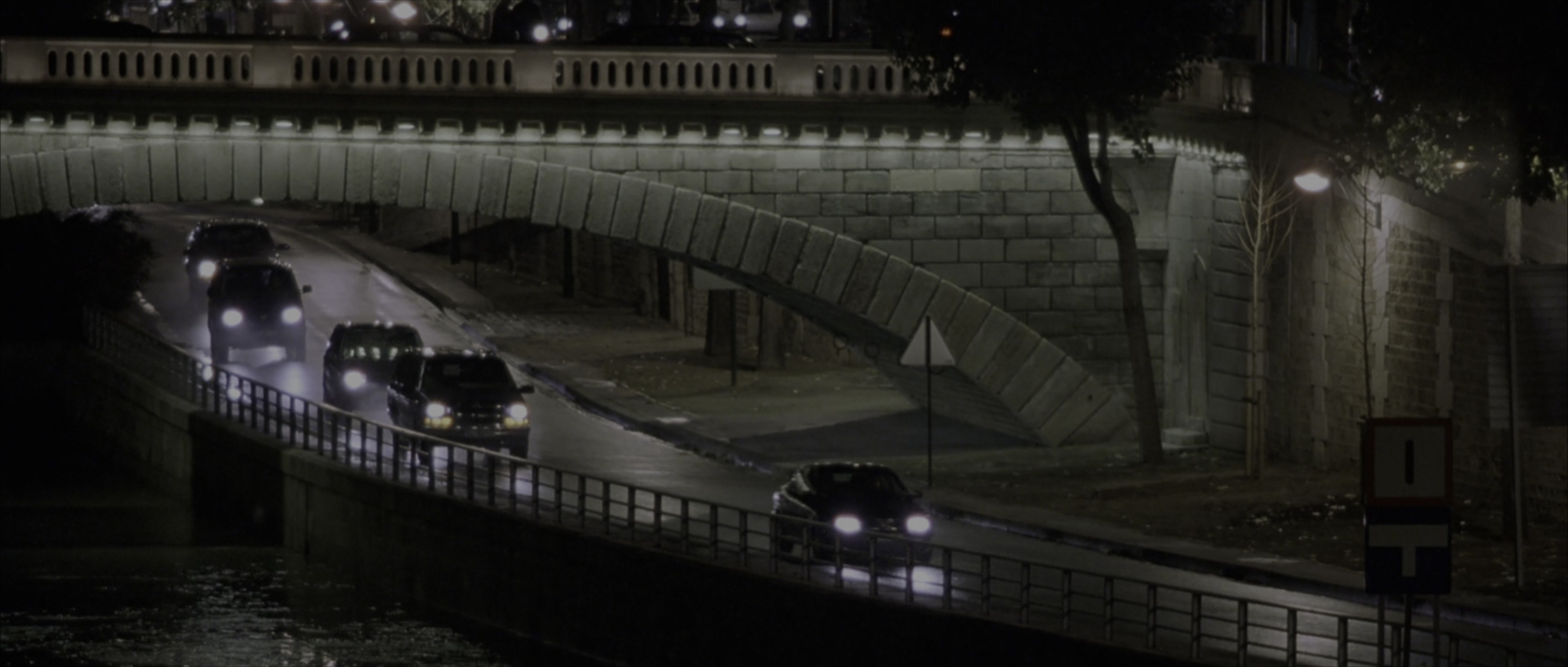 The Bourne Identity (2002), wide, 2.35:1 — film still