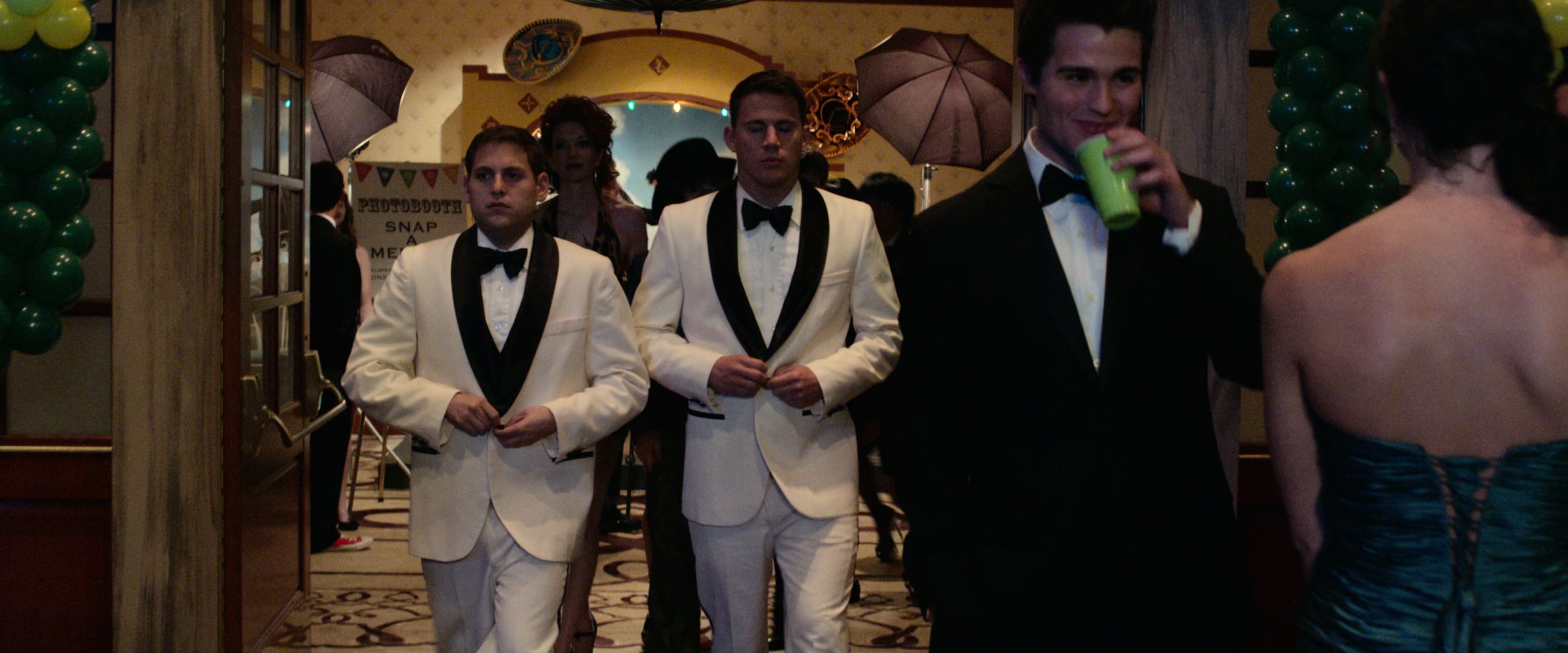 21 Jump Street (2012), wide, 2.40:1 — film still