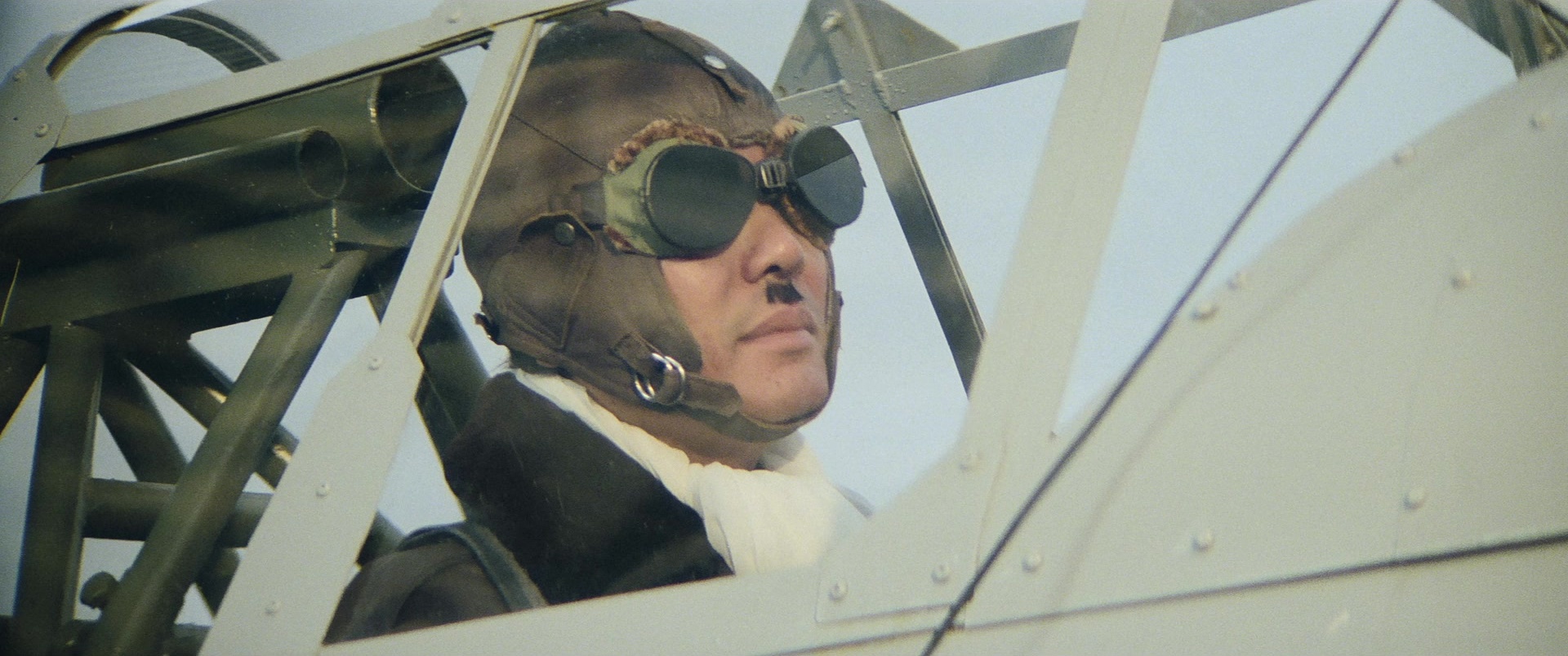 Zhong hua zhan shi (1987), wide, 2.39:1 — film still