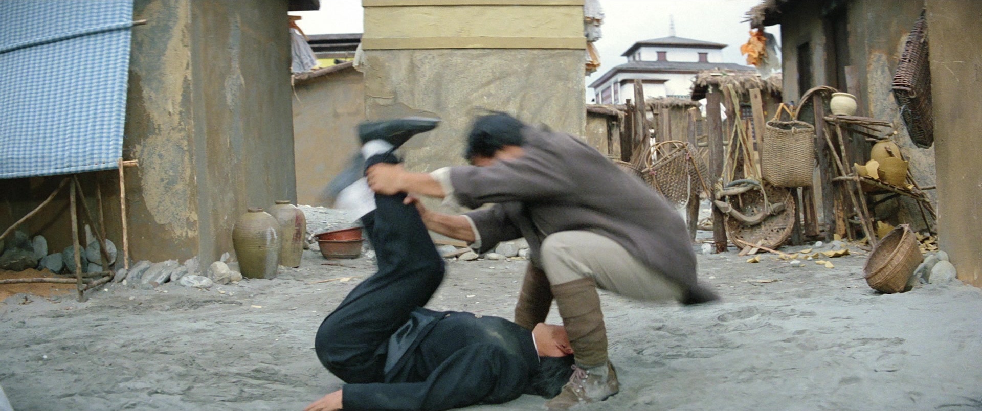 Zhong hua zhan shi (1987), wide, 2.39:1 — film still